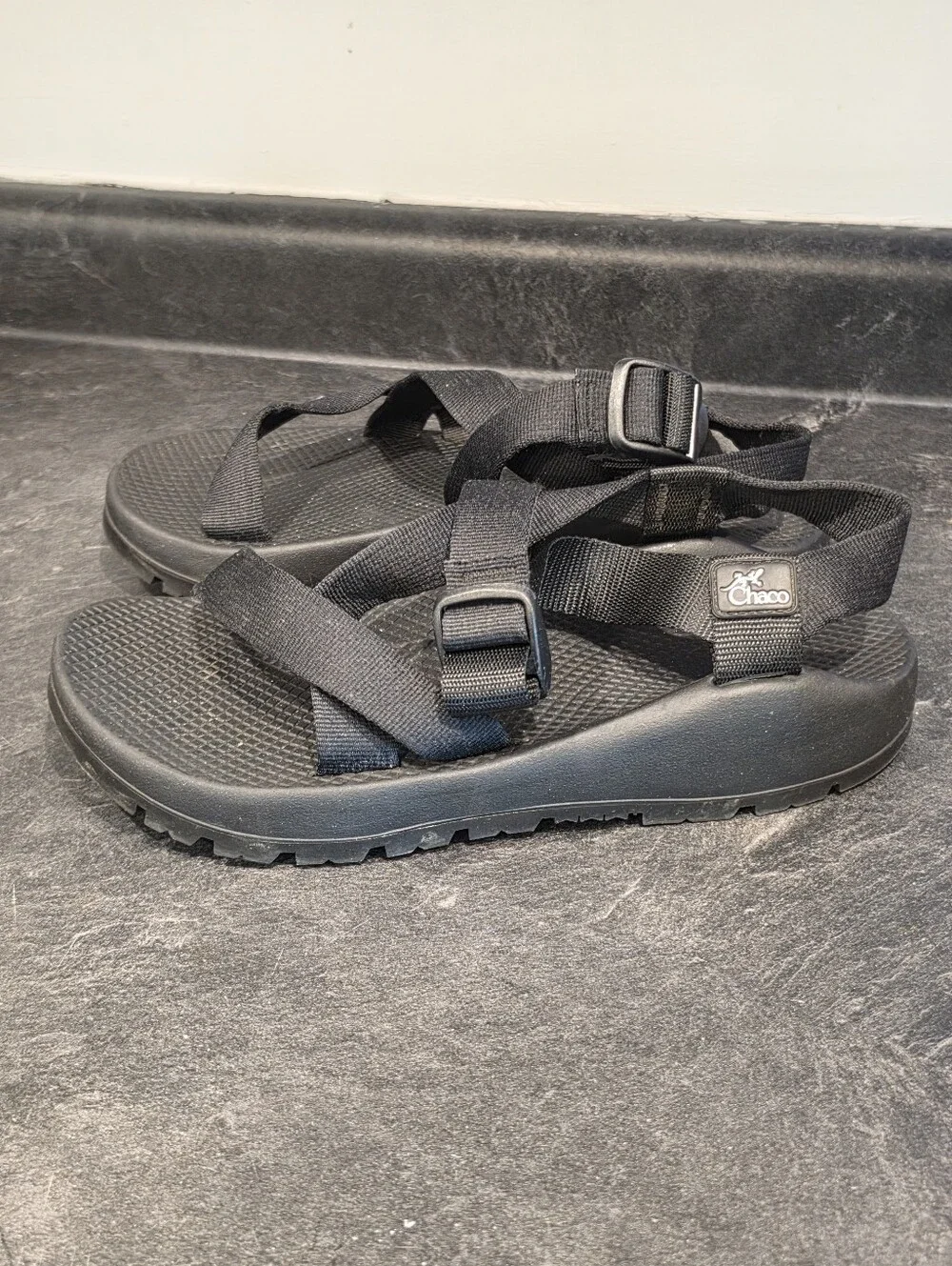 Chaco Classic Z1 Black Strappy Sandals Mens Size 9